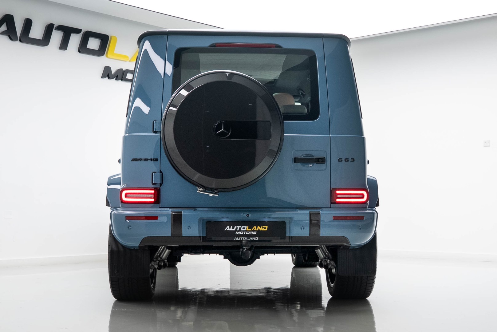2025 MERCEDES BENZ G63 AMG | EXTENDED NIGHT PACKAGE | MANUFAKTUR NAPPA LEATHER DIAMOND QUILT | REAR